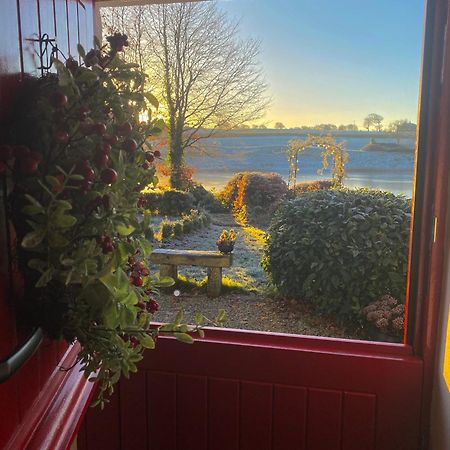 Keenaghan Cottage ベリーク エクステリア 写真