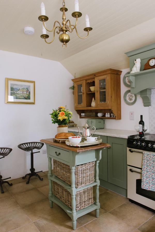 Keenaghan Cottage ベリーク エクステリア 写真