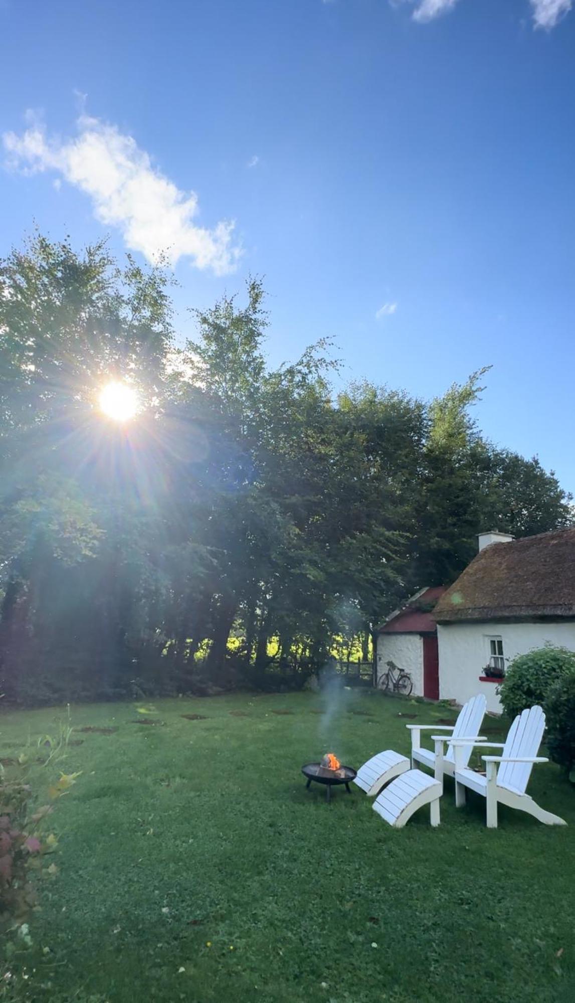 Keenaghan Cottage ベリーク エクステリア 写真