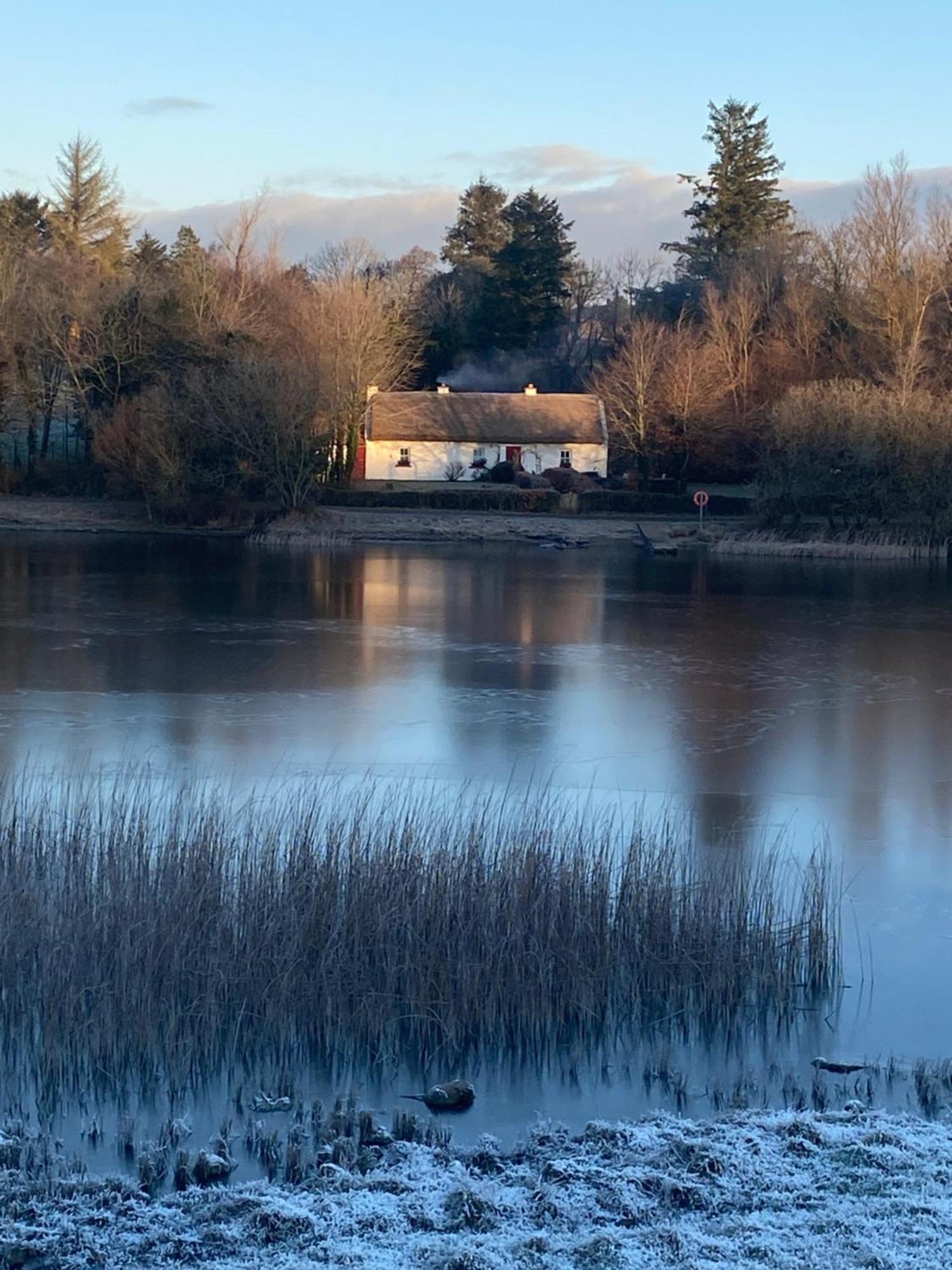 Keenaghan Cottage ベリーク エクステリア 写真